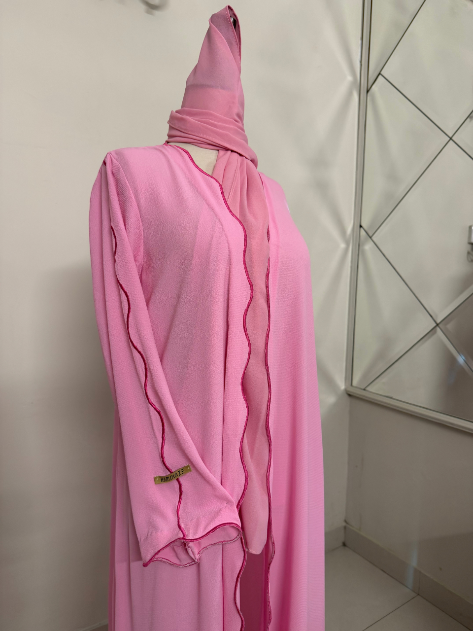 FLUID CREPE DRAPE