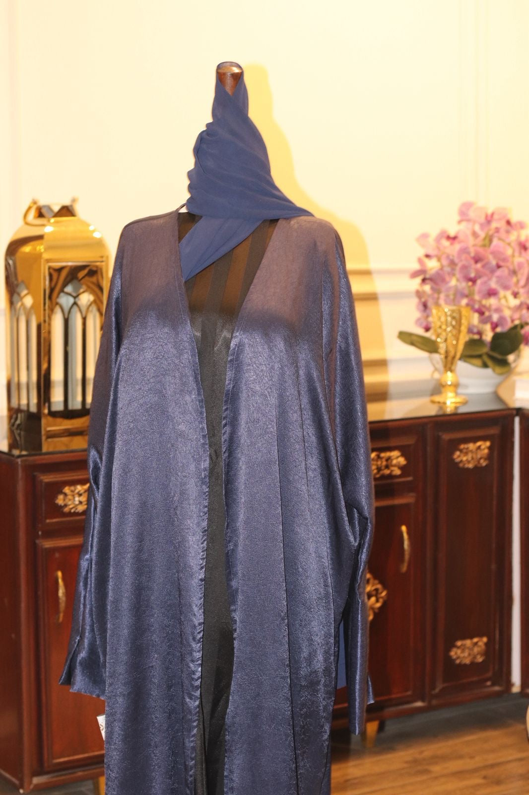 Navy Harir